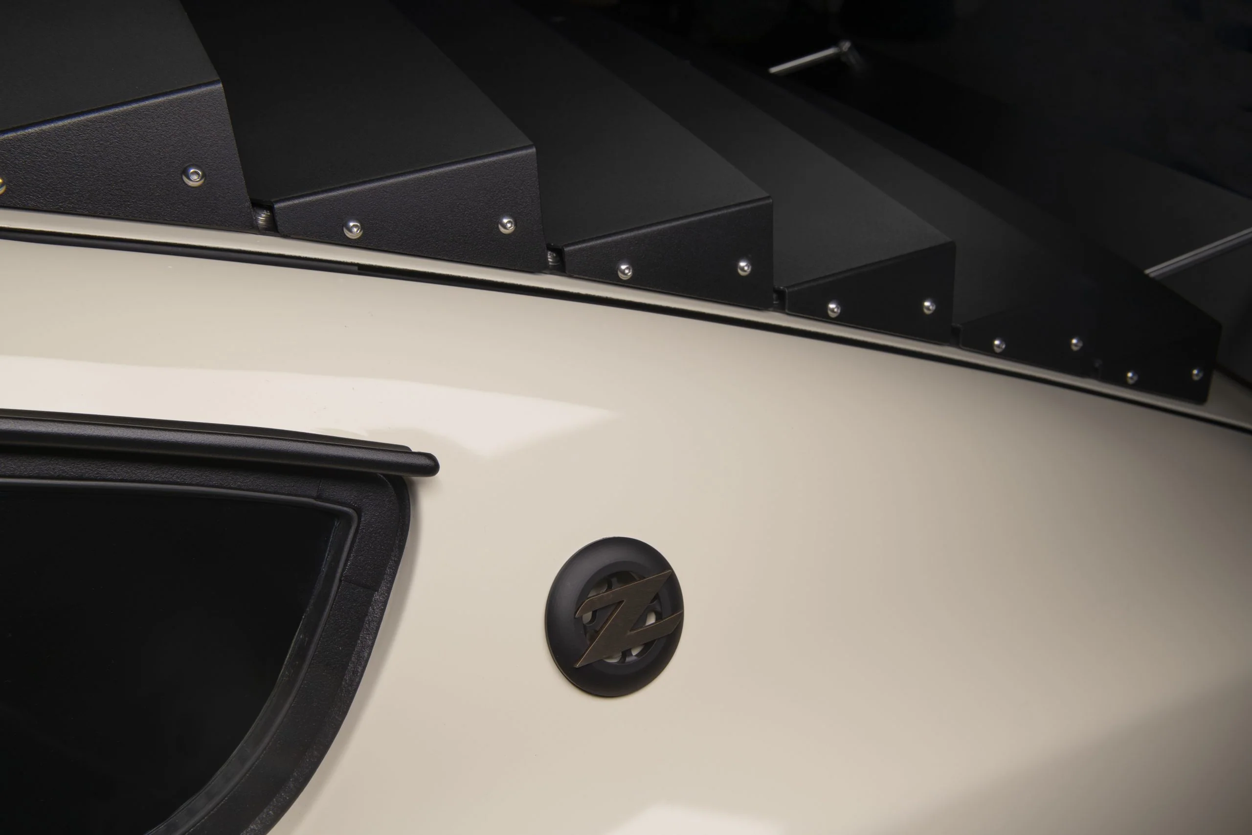 REAR WINDOW LOUVER | DATSUN | 240Z | 260Z | 280Z - Image 3